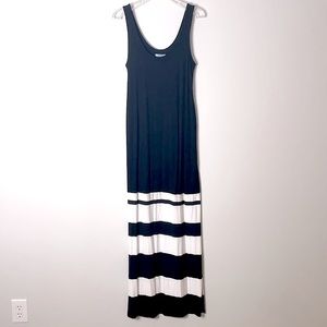 Old Navy Sleeveless Maternity Dress